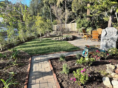 Charming 2-bedroom barn in South Pasadena with WiFi, AC