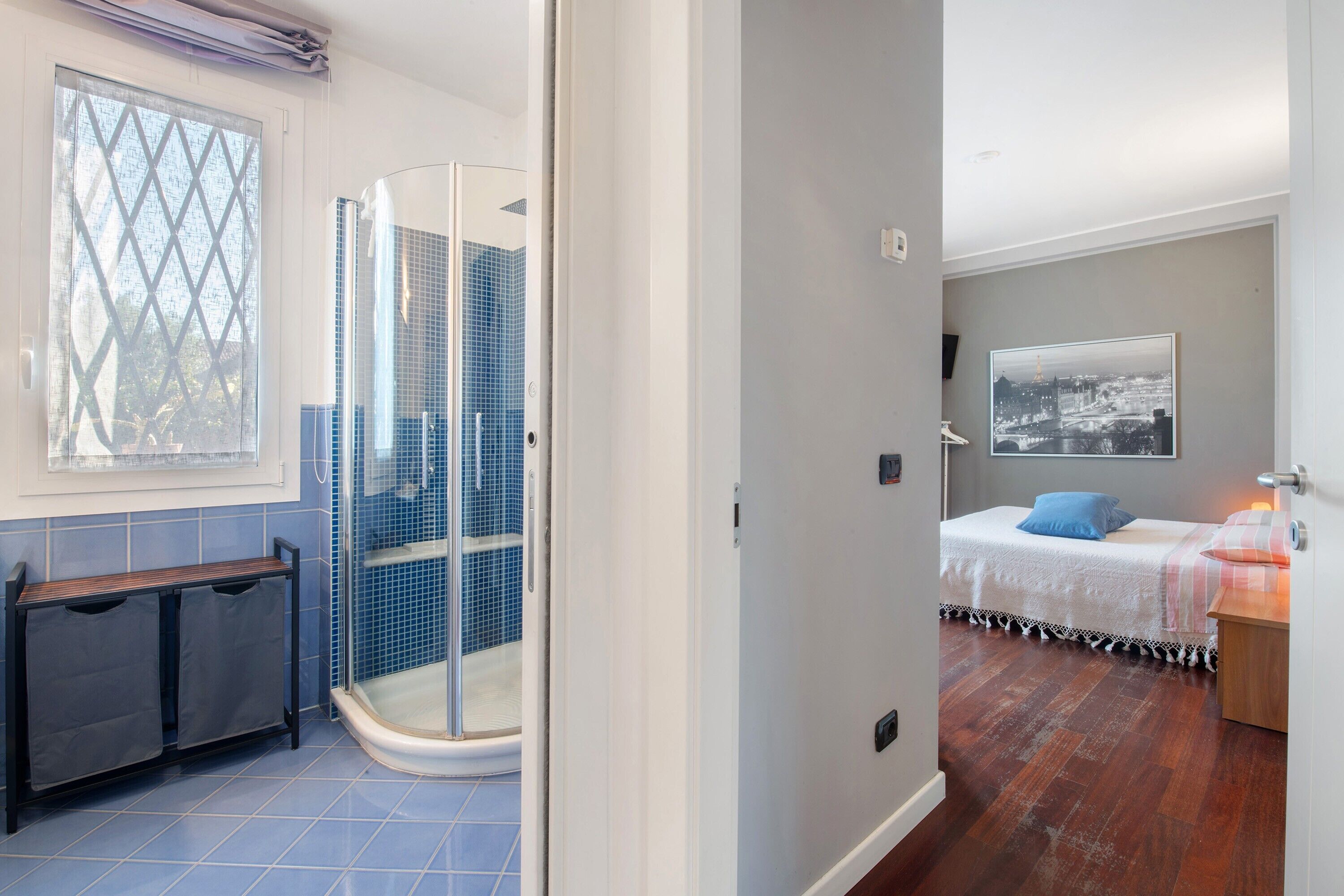 2 bedrooms, desk, iron/ironing board, WiFi