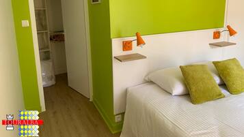 2 bedrooms, iron/ironing board, WiFi, bed sheets