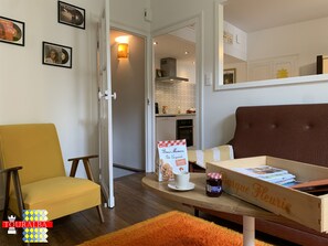 Interior - Barque Fleurie et son jardin privé (Aubeterre-sur-Dronne)