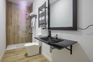 Standard Double or Twin Room | Bathroom - Hotel Finca Biazu (Ocaña)