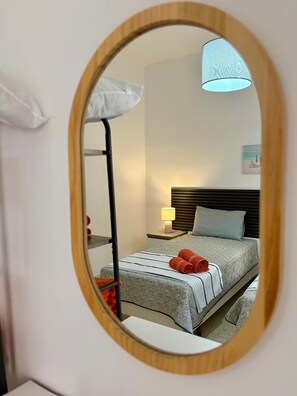 2 Schlafzimmer, Schreibtisch, Bügeleisen/Bügelbrett, WLAN