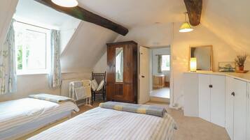 3 bedrooms, individually decorated, individually furnished, free WiFi