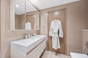 Bathroom - Hakim Rharib (Dubai)