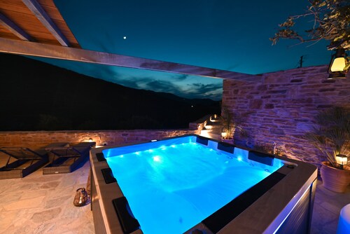 Villa 'Celini House 2' mit Bergblick, WLAN und Klimaanlage