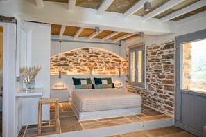 1 dormitorio, tabla de planchar con plancha, wifi y ropa de cama