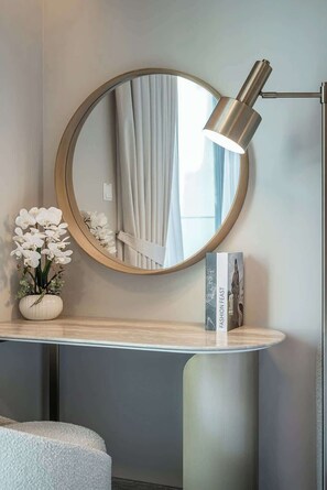 Interior - Airstay | 1BR | Pool Views | Next to Circle Mall (Dubai)