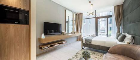 Iron/ironing board, travel crib, WiFi, bed sheets