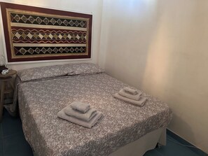 Fer et planche Ă repasser, Wi-Fi, draps fournis