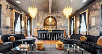 Opulent Art Deco Villa w Pool & Hot Tub 5bd|6.5ba