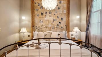 6 Schlafzimmer, Schreibtisch, Bügeleisen/Bügelbrett, Reisekinderbett