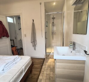 Bathroom - Apartment 2 rooms with terrace near ocean (Biarritz)