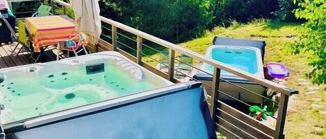 Bain à remous extérieur