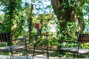 Property grounds - Stylish Jungle Cabin – Riverfront Retreat with Hammocks & Wi-Fi (Cabarete)