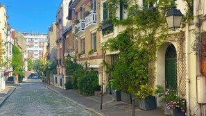 المنشأة من الخارج