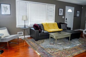 Smart TV, computer monitors