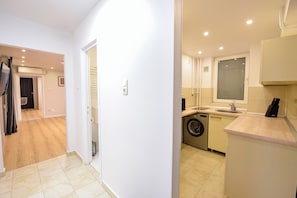 Appartement, 2 chambres, fumeurs, balcon | Blanchisserie