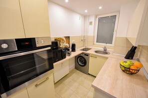 Departamento, 2 habitaciones, para fumadores, balcón | Cocina privada