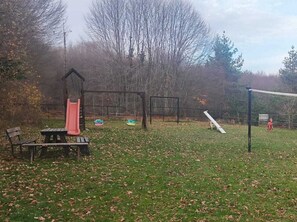 Children’s play area – outdoor