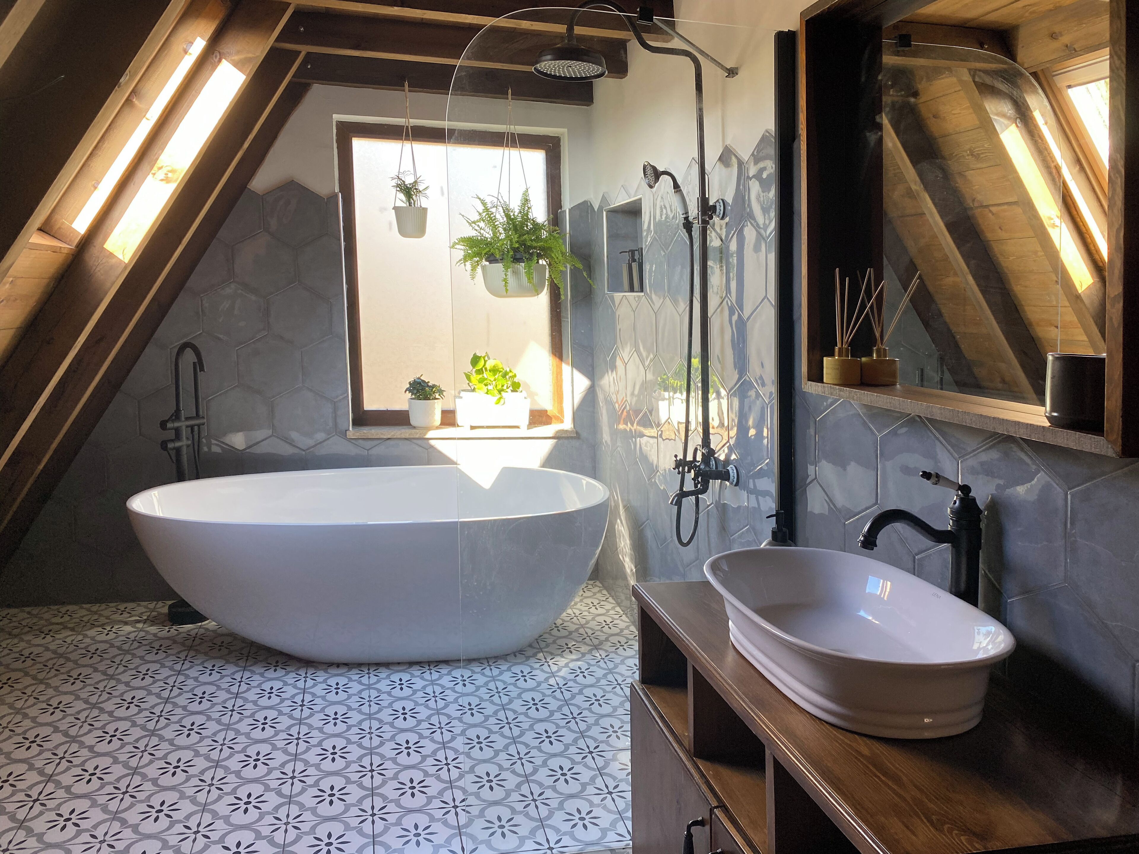 Family Chalet, Fireplace, Garden Area | Bilik Mandi | Pengering rambut, selipar, bidet, tuala disediakan 