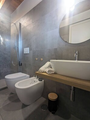 Huoneisto, 2 makuuhuonetta, esteetön | Kylpyhuone