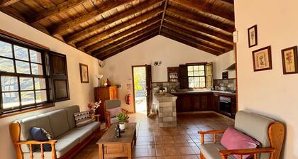 Maison de vacances 'Casa Castro' avec vue sur la montagne, piscine privée et Wi-Fi