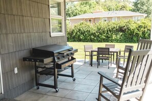 Outdoor dining - 9 Min to Hospitals• 5BR & Workspaces in Quiet Area (Billings)
