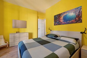 2 bedrooms, bed sheets