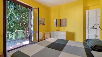 2 bedrooms, bed sheets