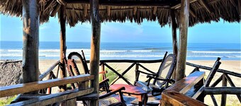 Beach House Nicaragua with pool & outdoor kitchen / Maison de plage Nicaragua