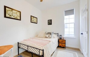 2 bedrooms, iron/ironing board, free WiFi, bed sheets