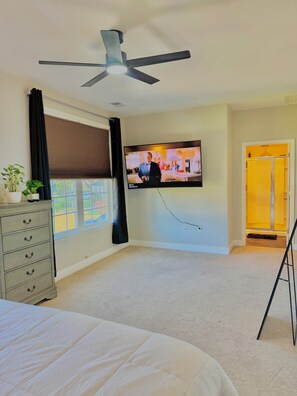 4 bedrooms, iron/ironing board, WiFi, bed sheets