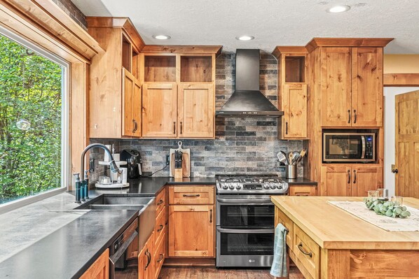 Microwave, oven, stovetop, dishwasher