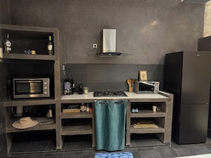 Fridge, microwave