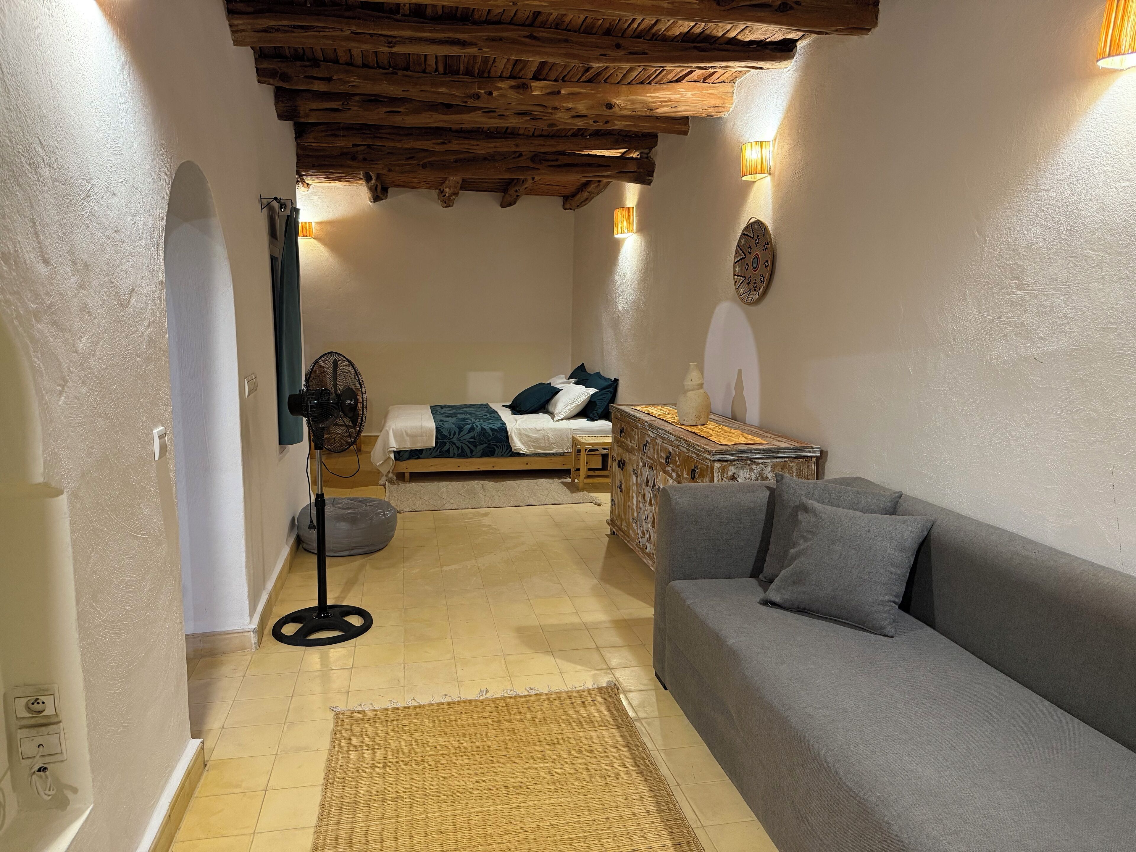 Pimennysverhot, äänieristys, silitysrauta/-lauta, ilmainen Wi-Fi