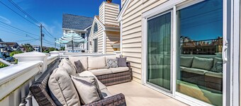 Spacious 5-Bedroom with Private Deck, Fireplace & Convenient Parking