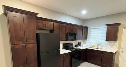 Exquisite 3 Bed /3 Bathroom