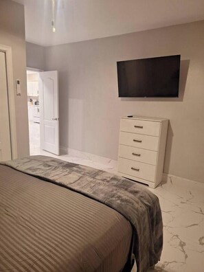 2 chambres, fer et planche à repasser, Wi-Fi, draps fournis