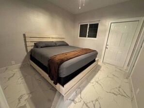 1 chambre, fer et planche à repasser, Wi-Fi, draps fournis