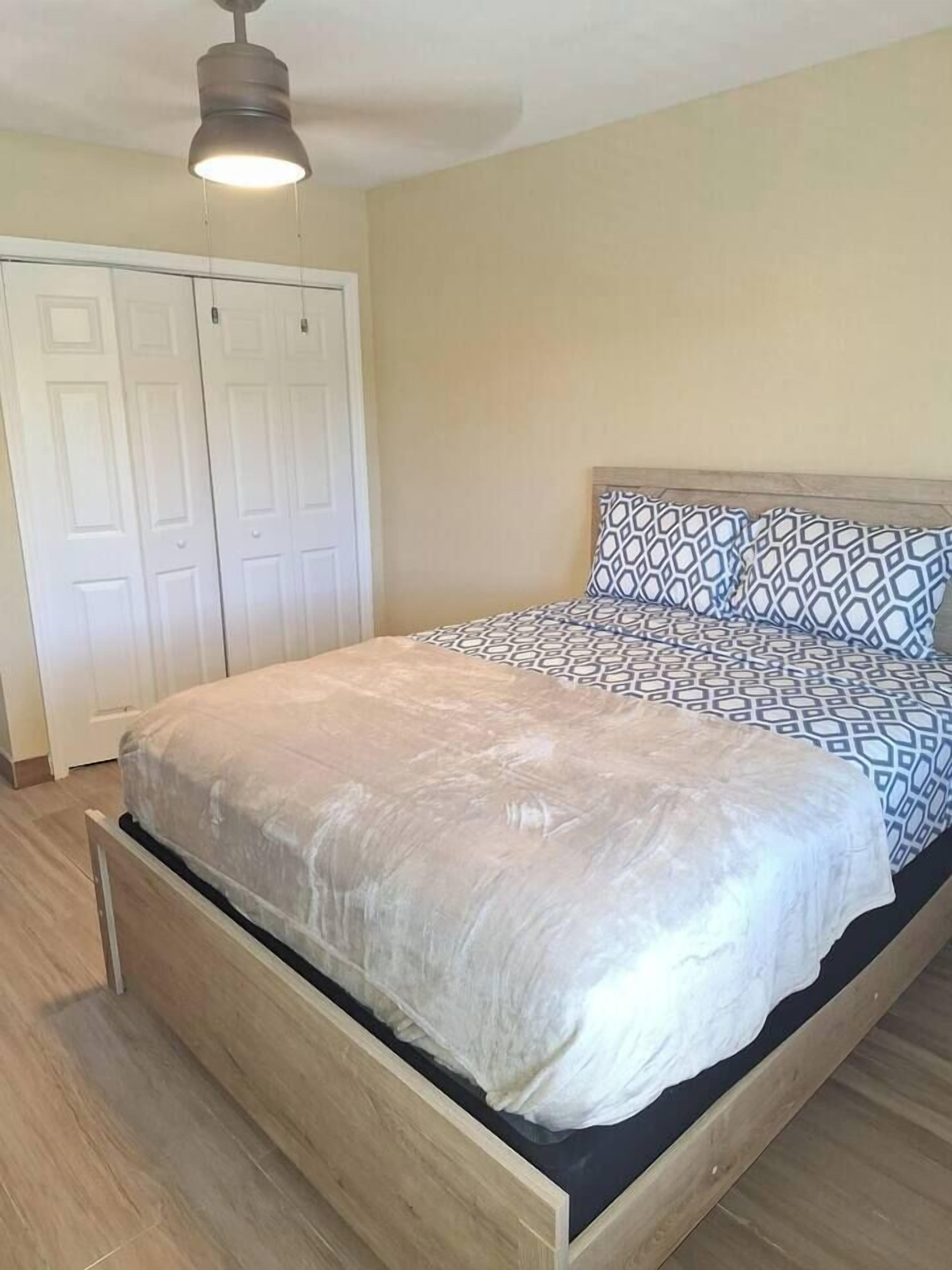 1 bedroom, iron/ironing board, WiFi, bed sheets