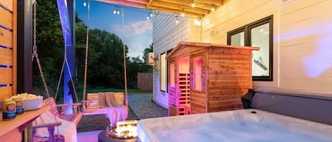 Outdoor spa tub