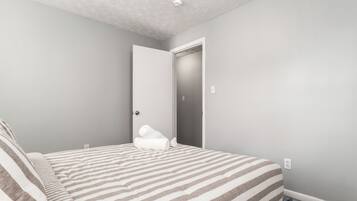 Fer et planche à repasser, Wi-Fi, draps fournis