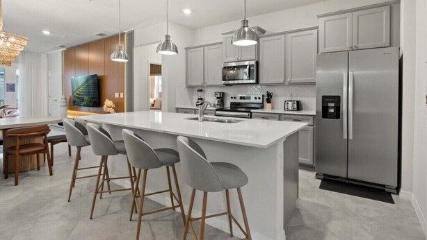 Coffee/tea maker, fridge, microwave, oven - 7 BD/ 5.5 BA/ Windsor Cay (15952 CC) (Clermont)