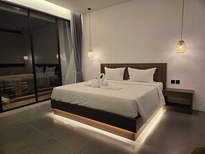 Luxury Villa | Premium bedding, pillowtop beds, desk, laptop workspace - Hey-Sola Bali Villa-Private Villa 3 BR (Canggu)