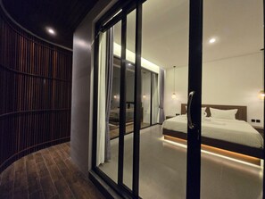 Luxury Villa | Premium bedding, pillowtop beds, desk, laptop workspace - Hey-Sola Bali Villa-Private Villa 3 BR (Canggu)