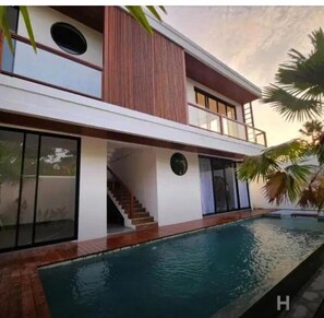 Front of property - Hey-Sola Bali Villa-Private Villa 3 BR (Canggu)