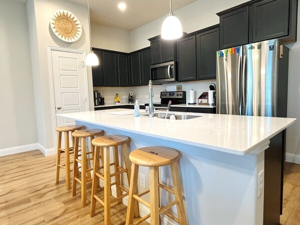 Microwave, oven, stovetop, dishwasher