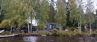 The lake house - boats, beach, sauna and barbecue