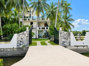 Ảnh chưa phân loại, 3 trong số 109 ảnh, nút