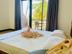 Ropa de cama de alta calidad y minibar 